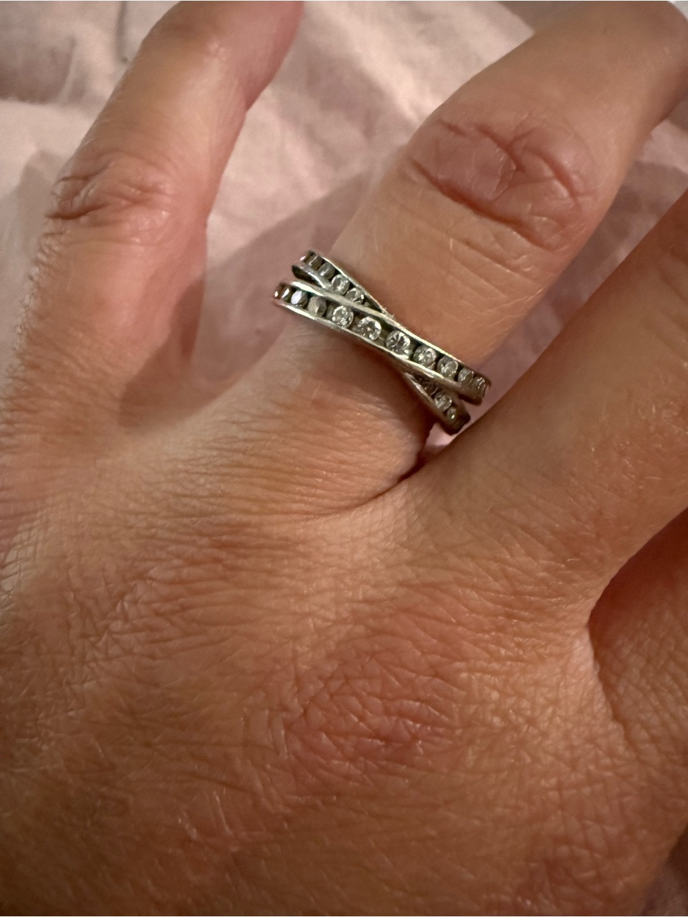 14 ct white gold Crisscross Ring with diamonds (1ct t)